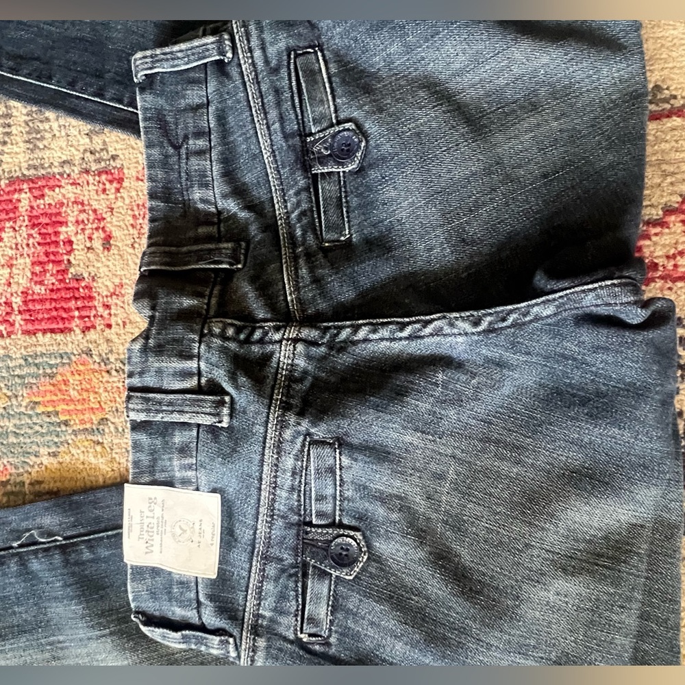 Levi’s - Picture 2 of 2